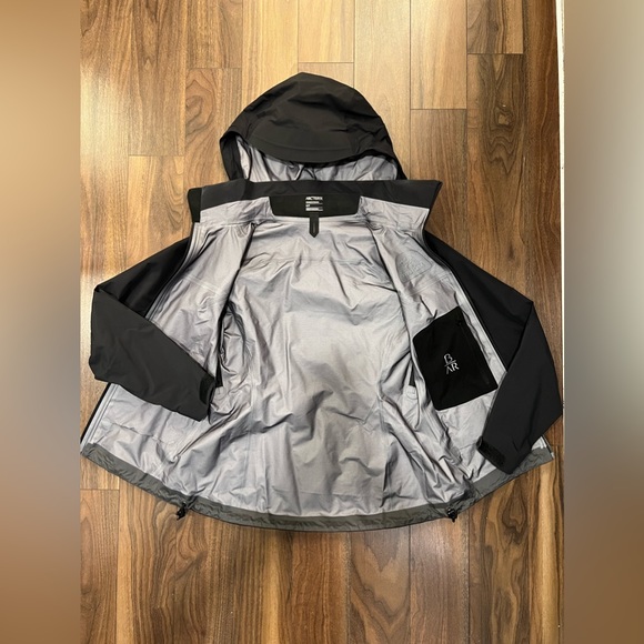 Women’s Arc’teryx Beta AR - Picture 6 of 12